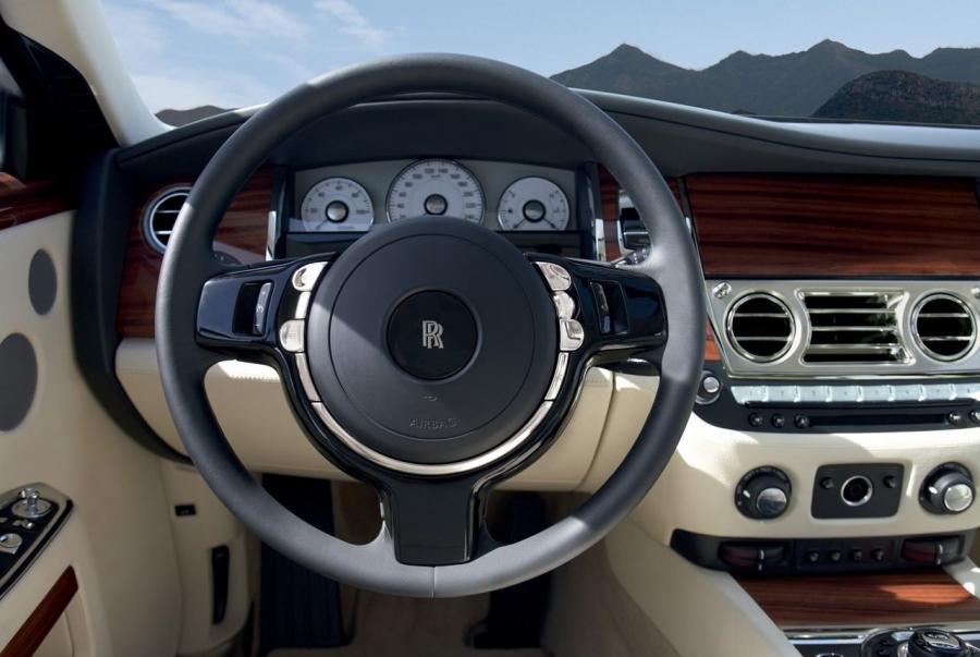  Rolls-Royce Ghost 2009 года  (фото 101 из 106)